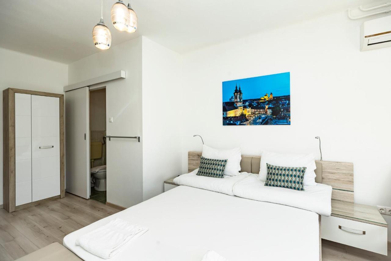 Dobo Vendeghaz Hotel Егер Екстериор снимка
