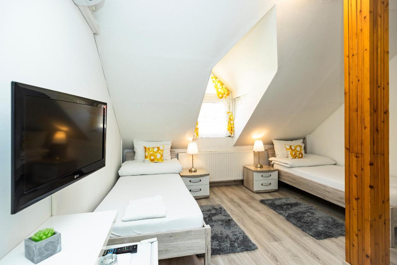Dobo Vendeghaz Hotel Егер Екстериор снимка