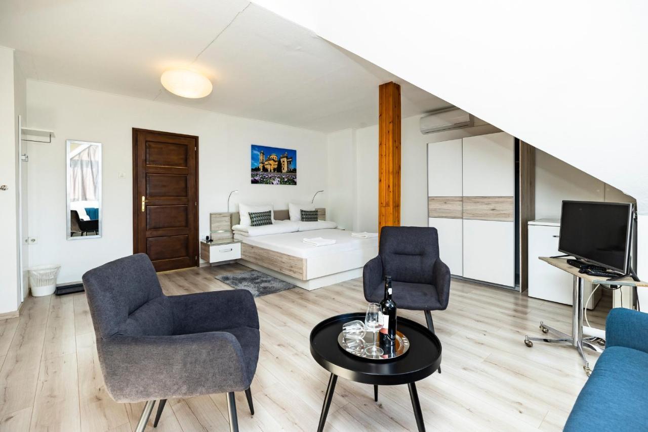 Dobo Vendeghaz Hotel Егер Екстериор снимка